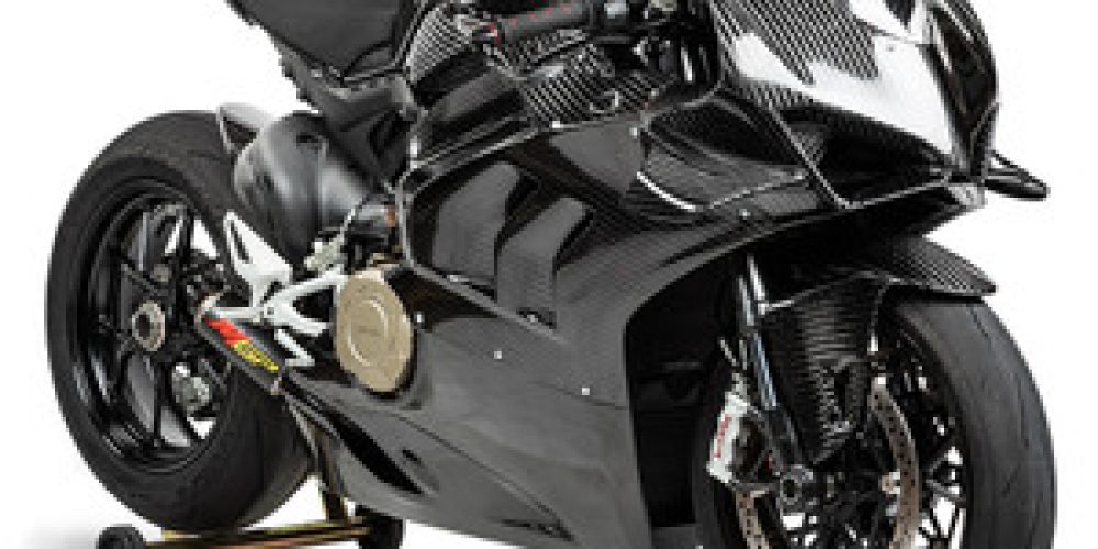 Acknowledge the Panigale V4 carbon fibers